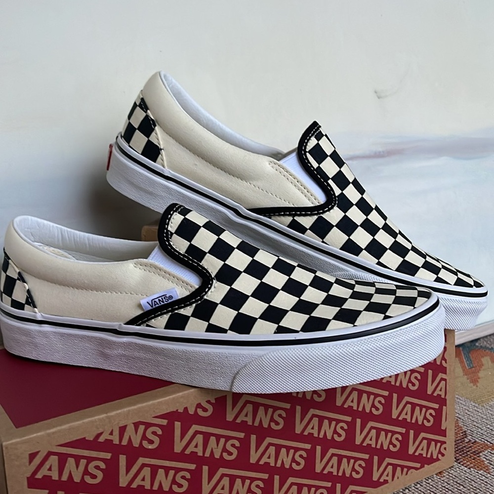 Vans Men’s Classic Slip-On BIk&Whtchckerboard/Wht
VN000EYEBWW
Sneakers - Picture 15 of 16